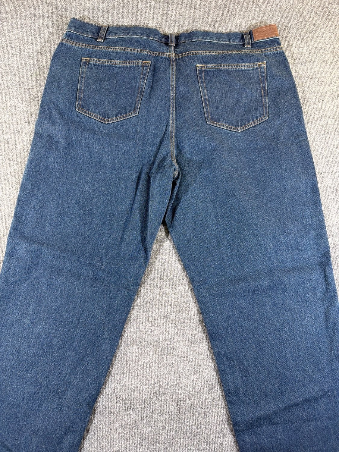Kirkland Signature Men's Blue Denim Jeans 44 x 30 Classic Fit Straight Leg US 11