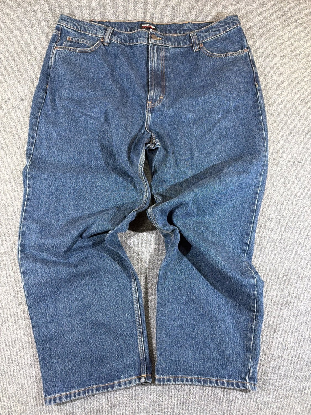 US 11 Kirkland Signature Men's Jeans 44x30 Medium Wash Blue Straight Leg
