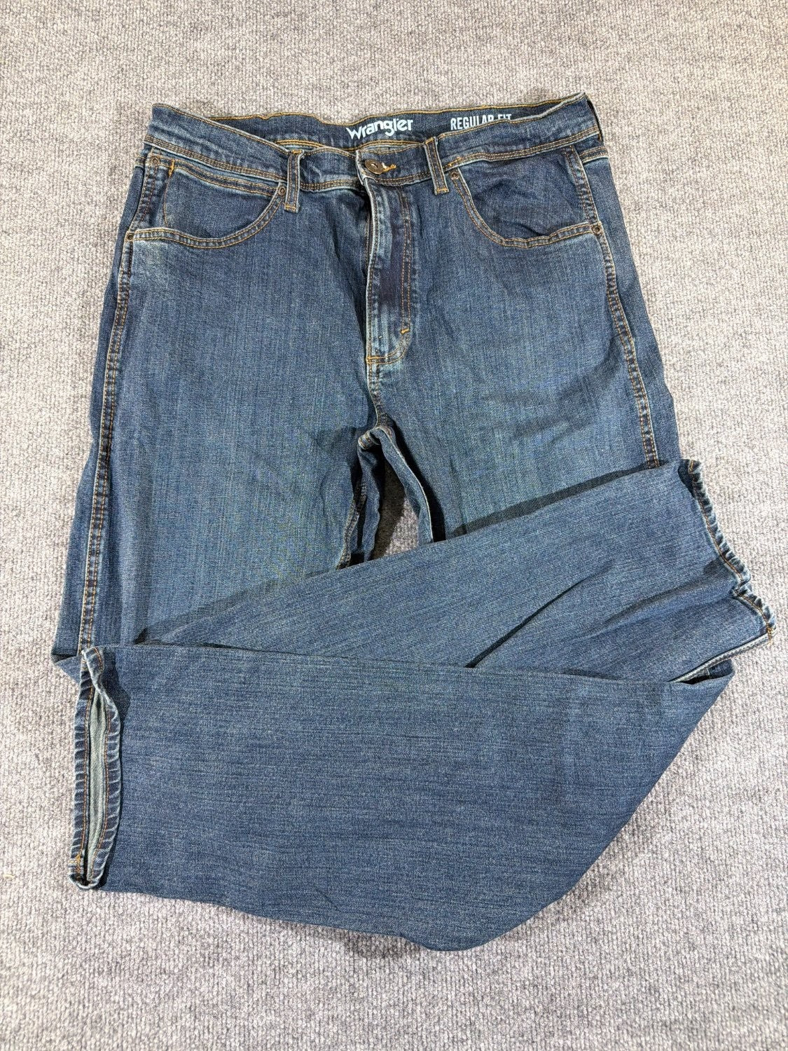 Wrangler Regular Fit Men's Jeans 34x32 Blue Medium Wash Straight Stretch Denim