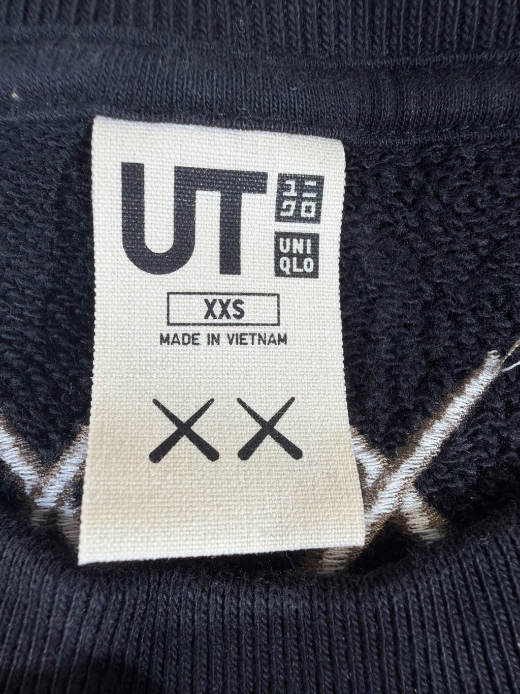 Uniqlo UT KAWS Companion Crewneck Sweatshirt Black XXS Graphic Pullover XX Logo
