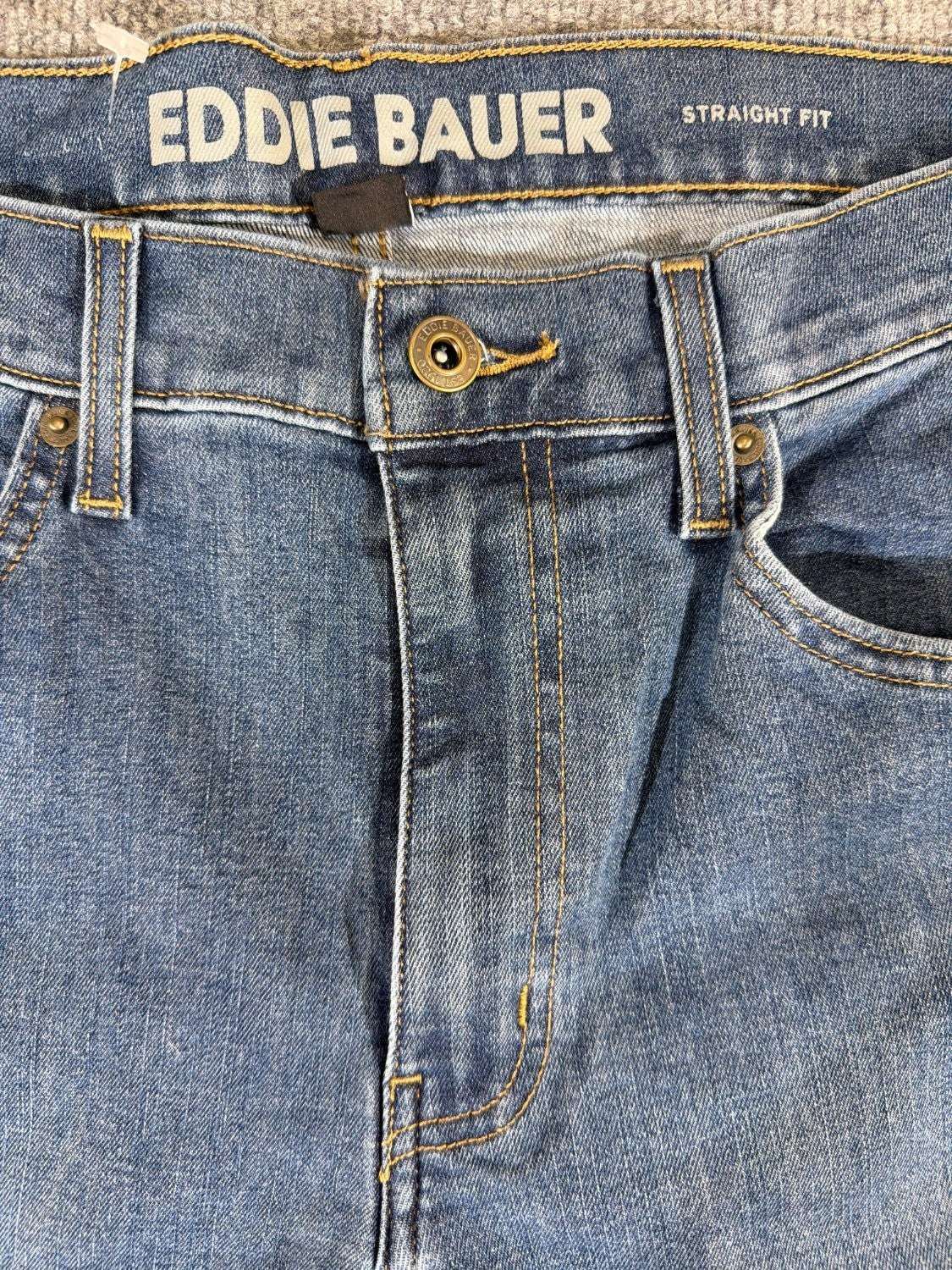 Eddie Bauer Straight Fit Men's Jeans 34x30 Medium Wash Blue Stretch Denim EU 34
