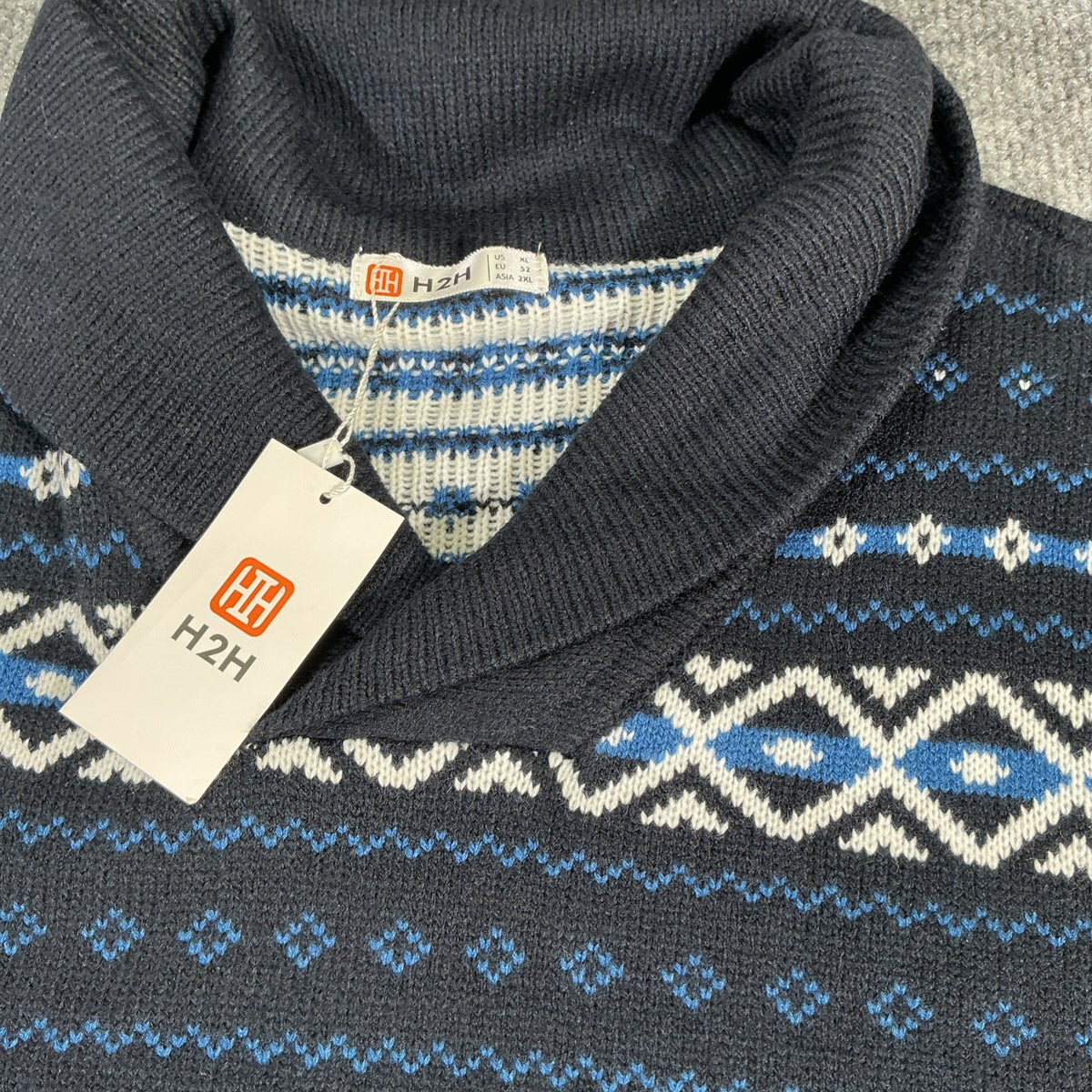 Levi’s  Pullover Long Sleeve Crew Neck Sweater Blue Geometric Size Small NWT