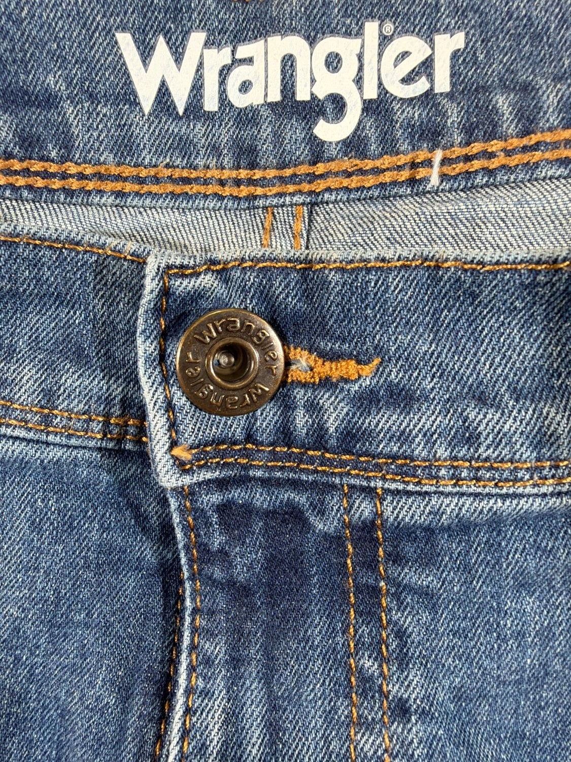 US 5 Wrangler Regular Fit Men's Blue Denim Jeans Stretch 38 x 30 Faded Wash