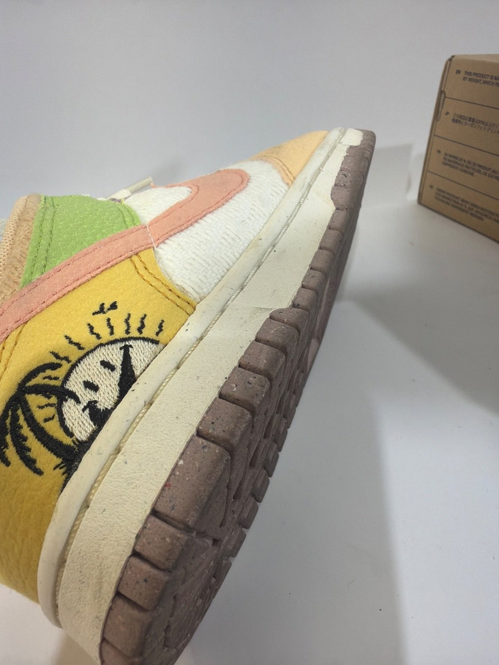 Nike Dunk Low SE Sun Club Sail Sanded Gold DQ0265-100 Women's Size 6 Sneaker Box