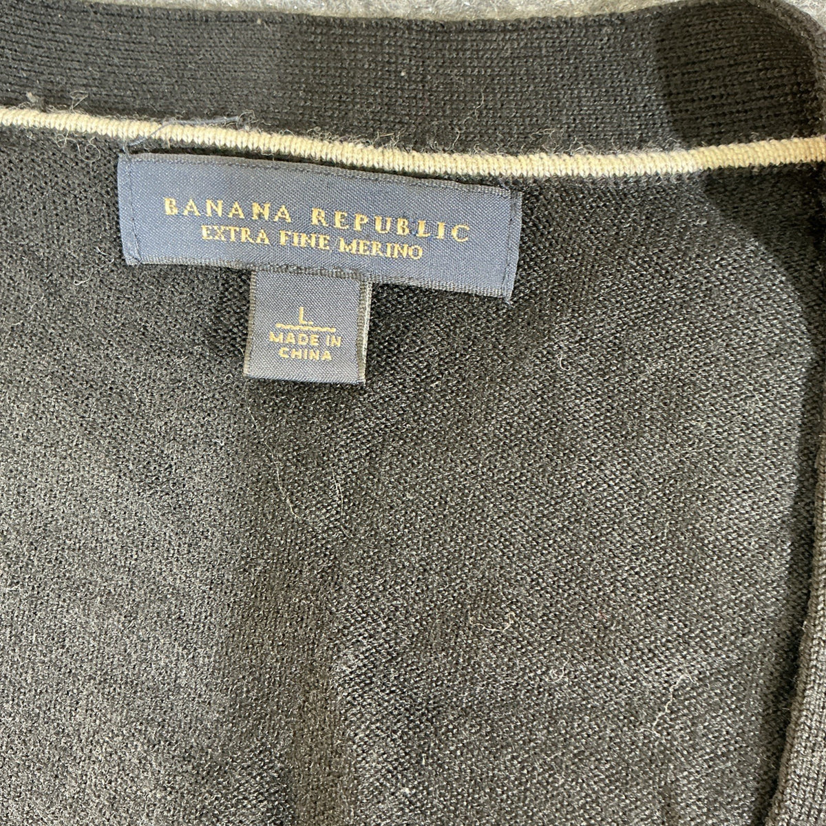 Banana Republic Men’s Cardigan Herringbone Pattern Size L Urban Collection