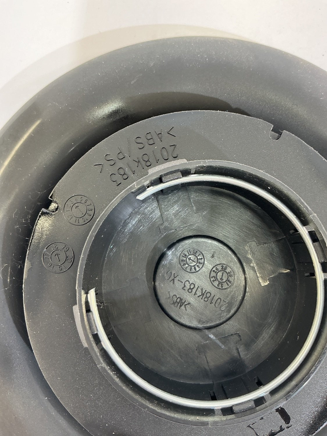 Rolls-Royce Ghost Phantom Wraith Dawn Floating Wheel Center Cap Black 2018K183