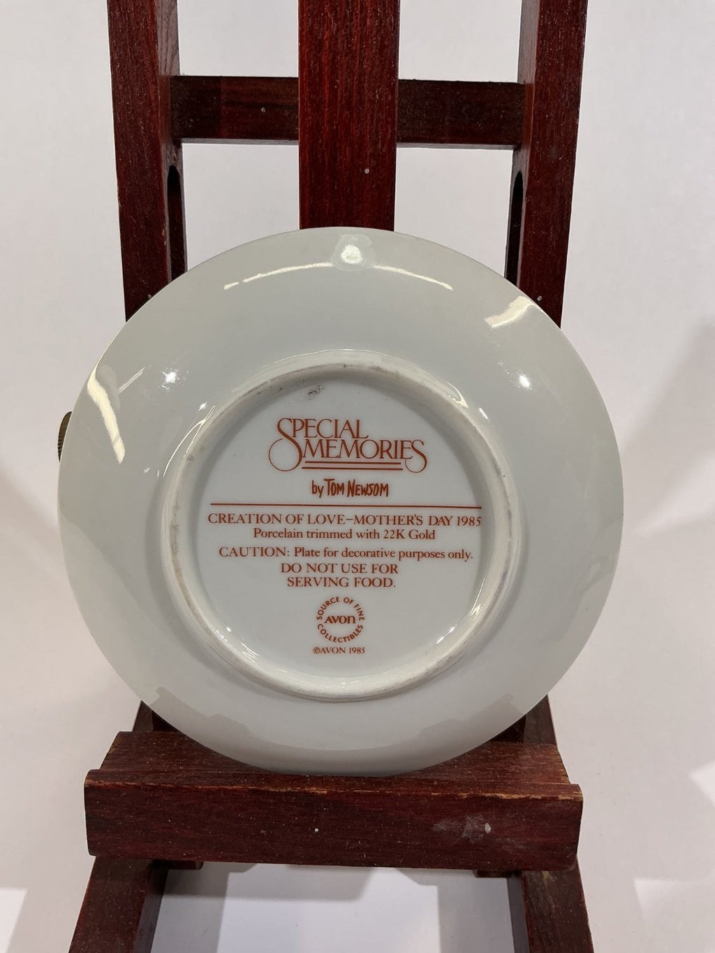 Avon Creation of Love - Mother's Day 1985 Collector Plate Small Multicolor