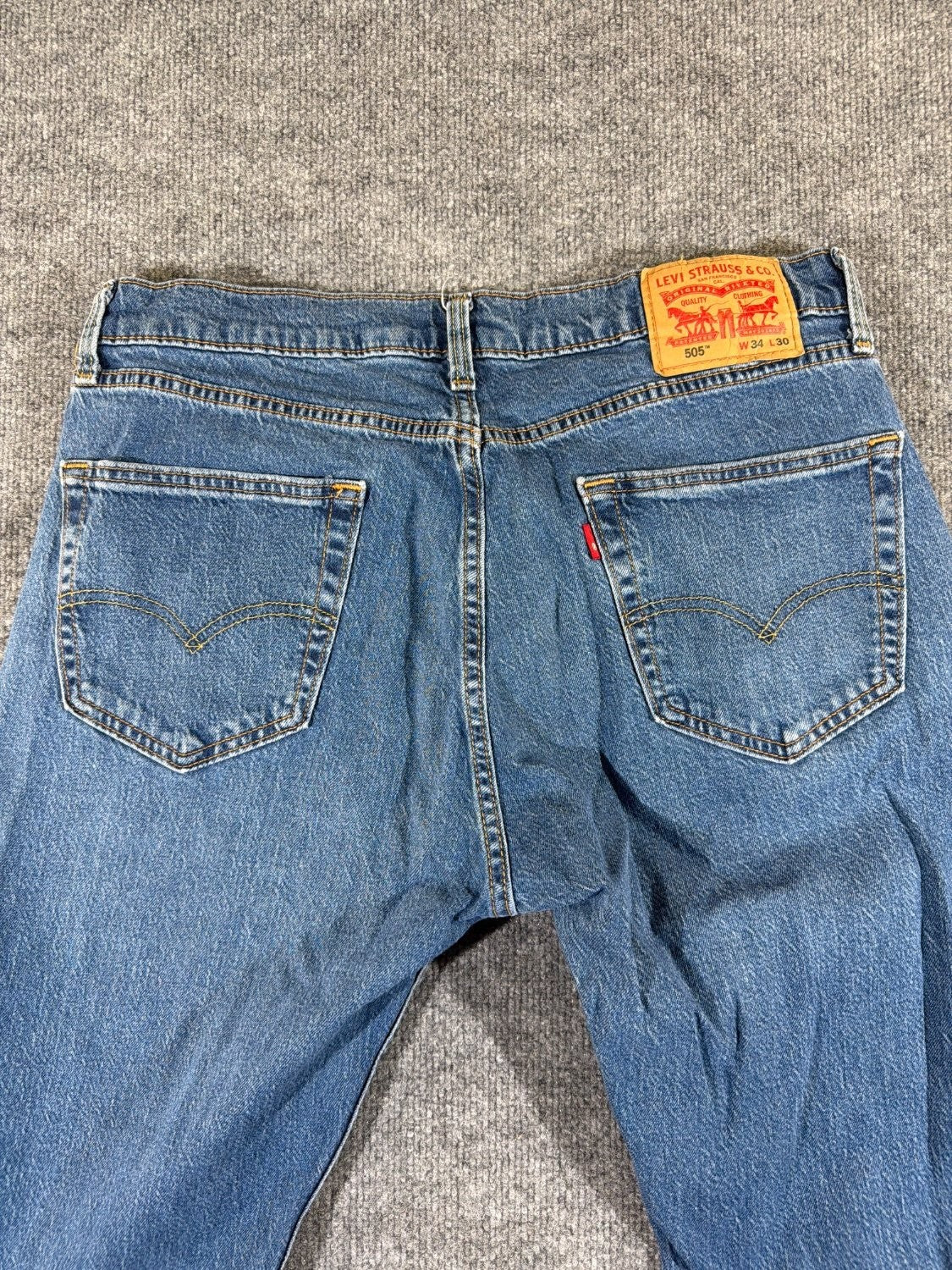 Levi's 505 Regular Fit Straight Leg Jeans Men's 34x30 Medium Wash Blue Denim