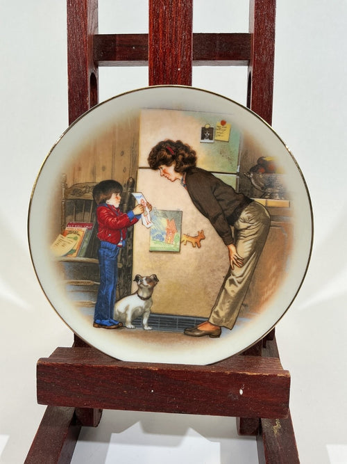 Avon Creation of Love - Mother's Day 1985 Collector Plate Small Multicolor