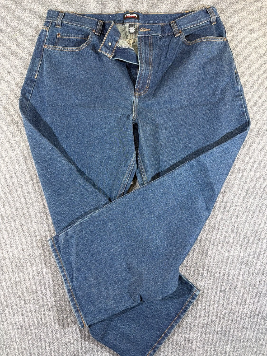 Kirkland Signature Men's Blue Denim Jeans 44 x 30 Classic Fit Straight Leg US 11