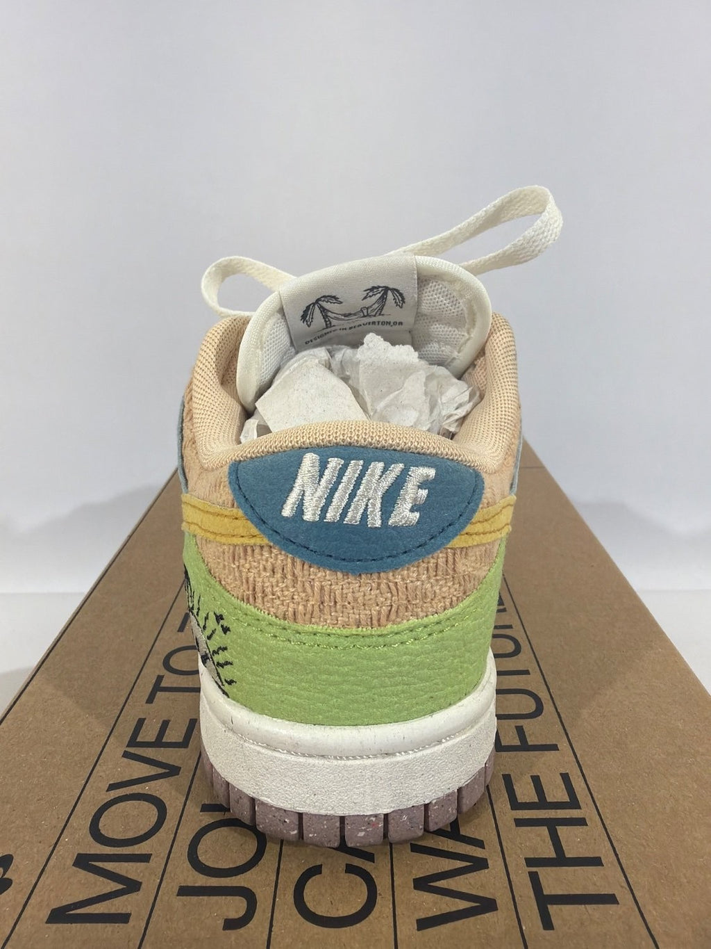 Nike Dunk Low SE Sun Club Sail Sanded Gold DQ0265-100 Women's Size 6 Sneaker Box