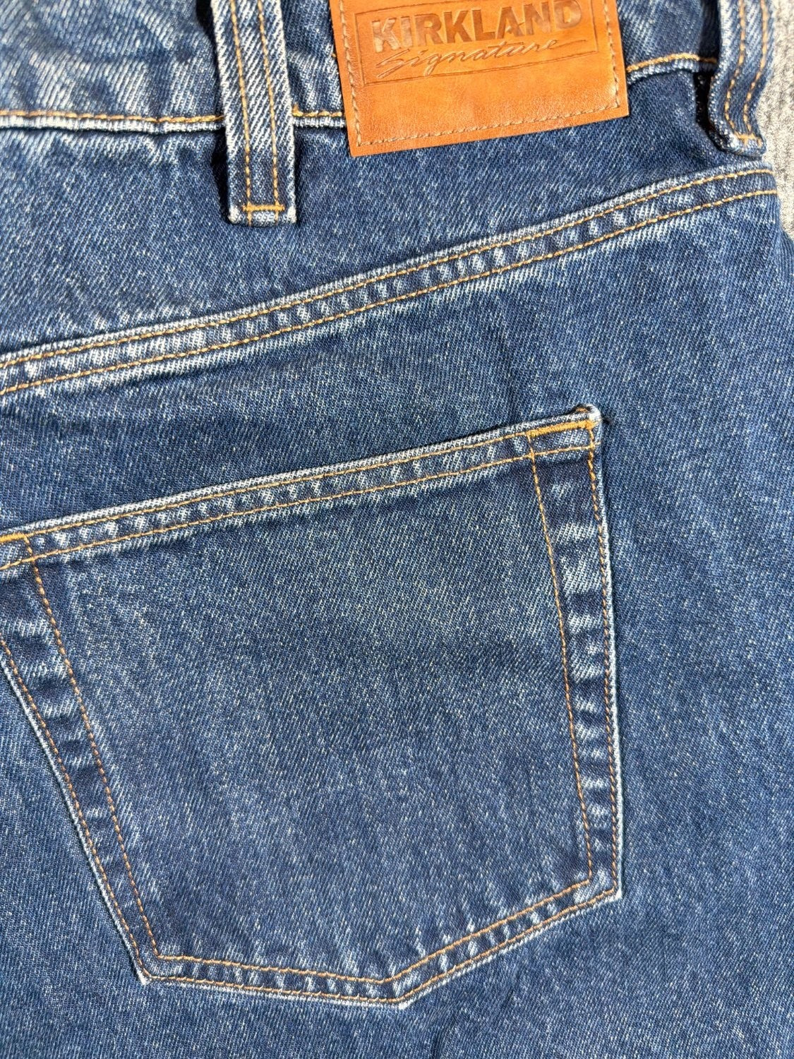 Kirkland Signature Men's Straight Leg Jeans Medium Wash Blue Denim 44 x 30 US 11