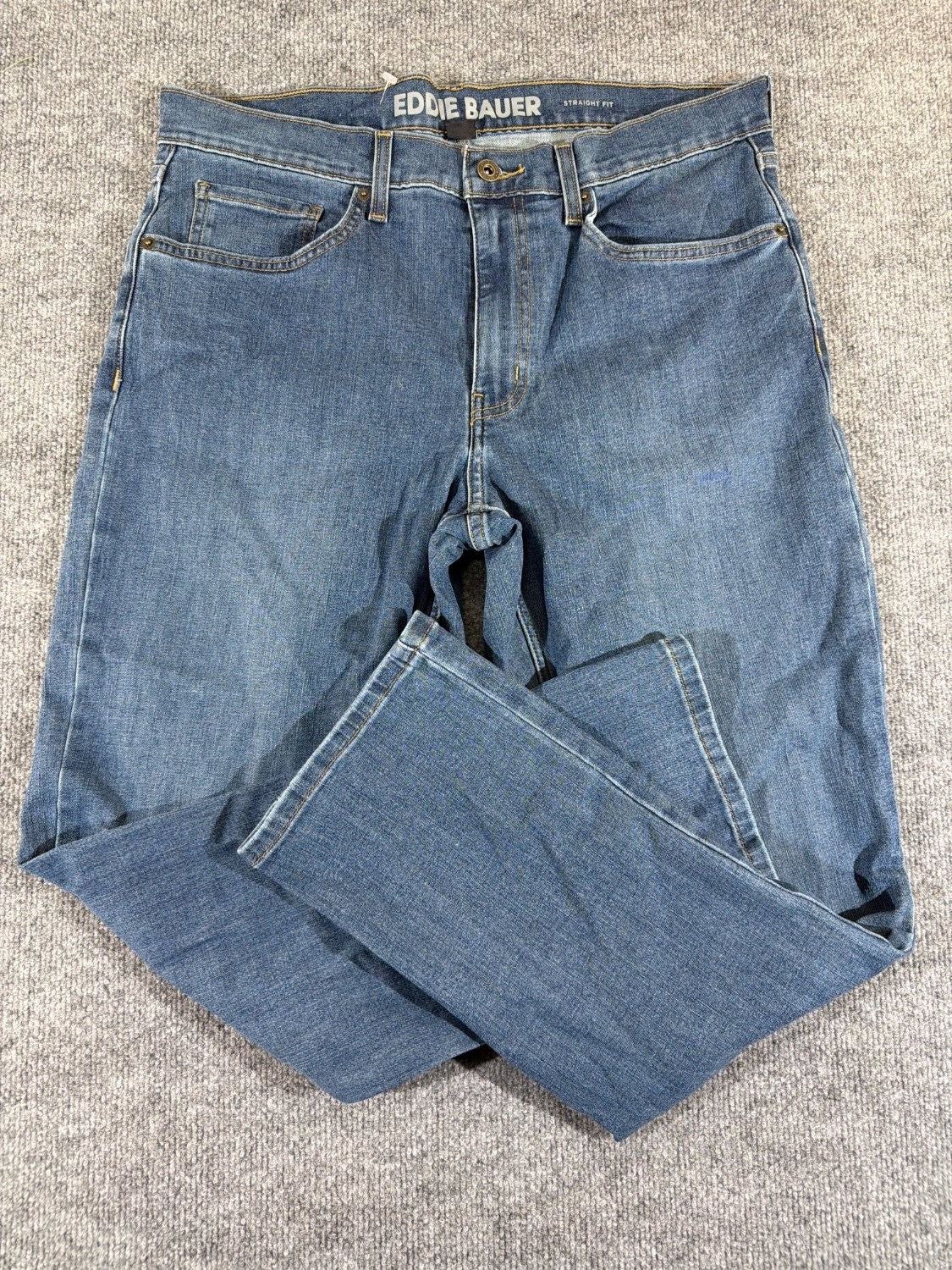 Eddie Bauer Straight Fit Men's Jeans 34x30 Medium Wash Blue Stretch Denim EU 34