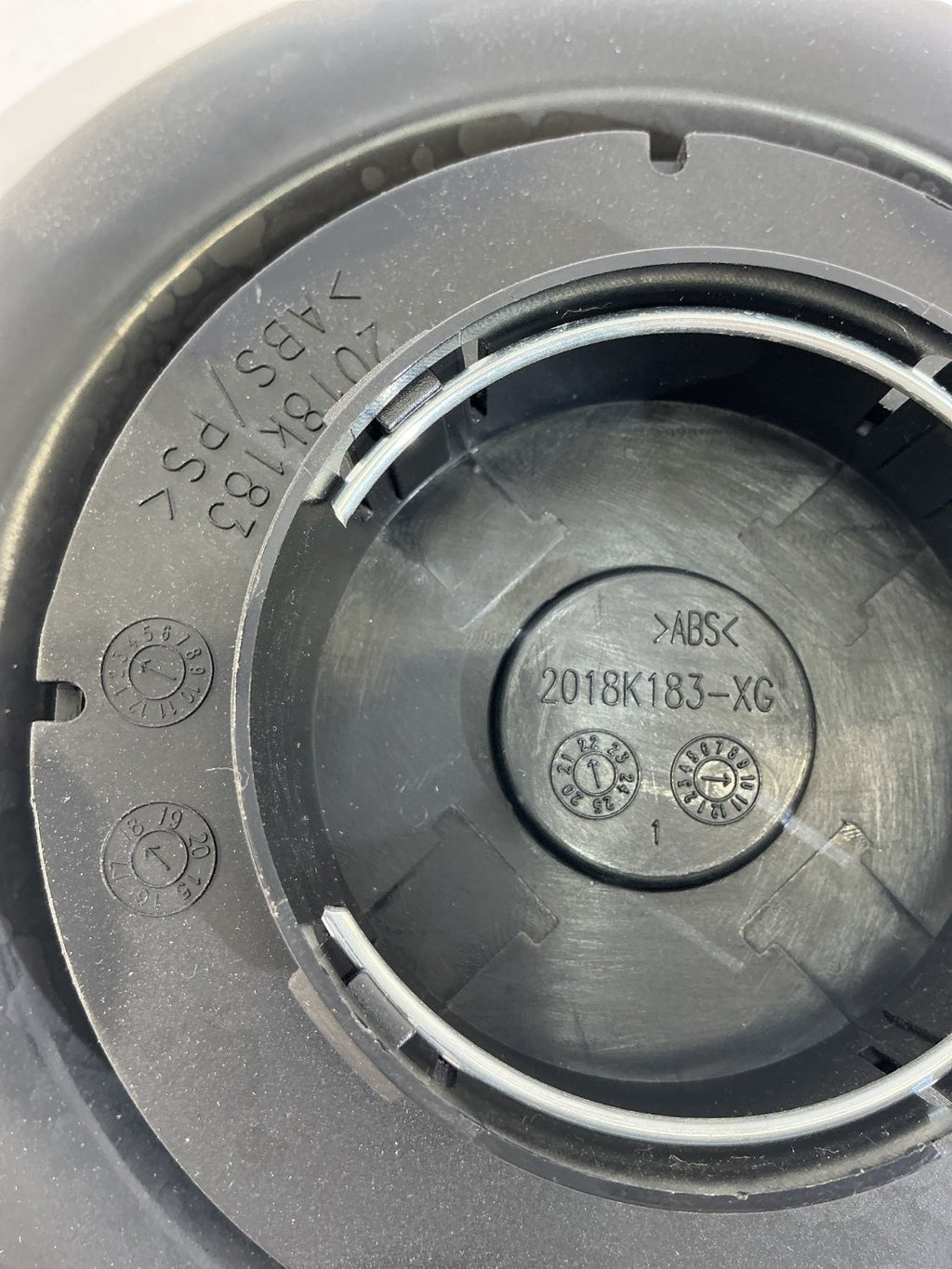 Rolls-Royce Wheel Center Cap Black Silver RR Logo 2018K183 Phantom Ghost Wraith