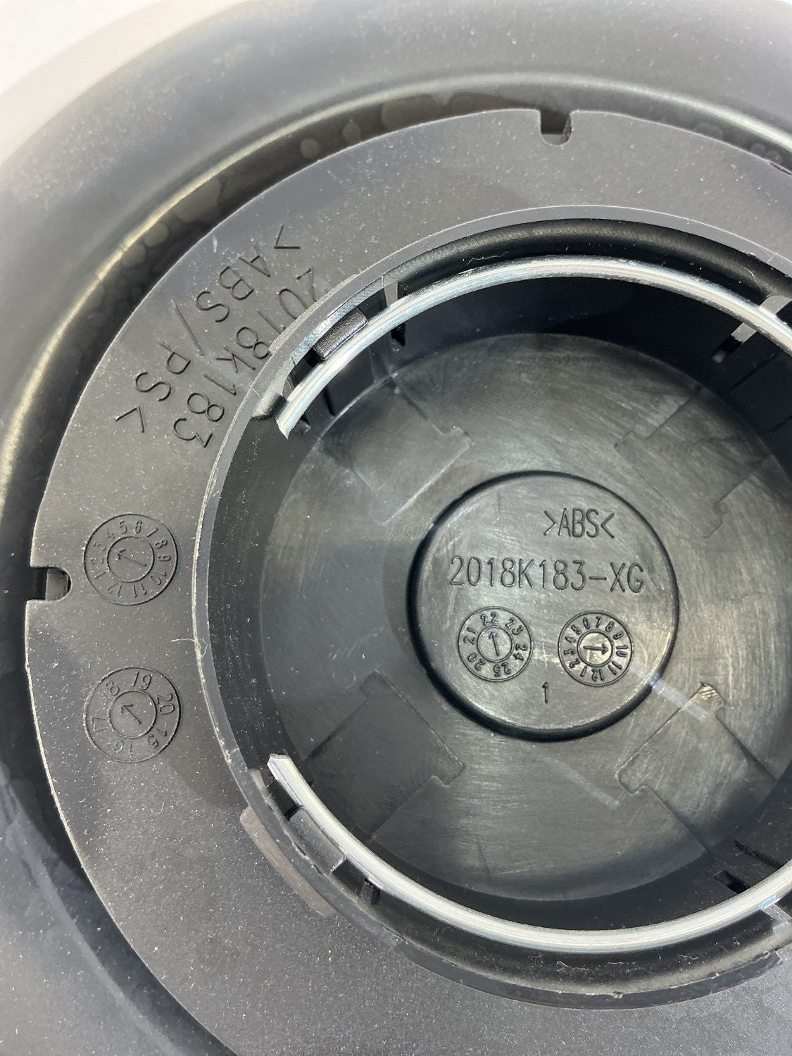 Rolls-Royce Wheel Center Cap Black Silver RR Logo 2018K183 Phantom Ghost Wraith