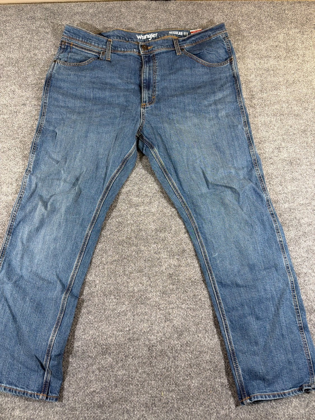 US 5 Wrangler Regular Fit Men's Blue Denim Jeans Stretch 38 x 30 Faded Wash