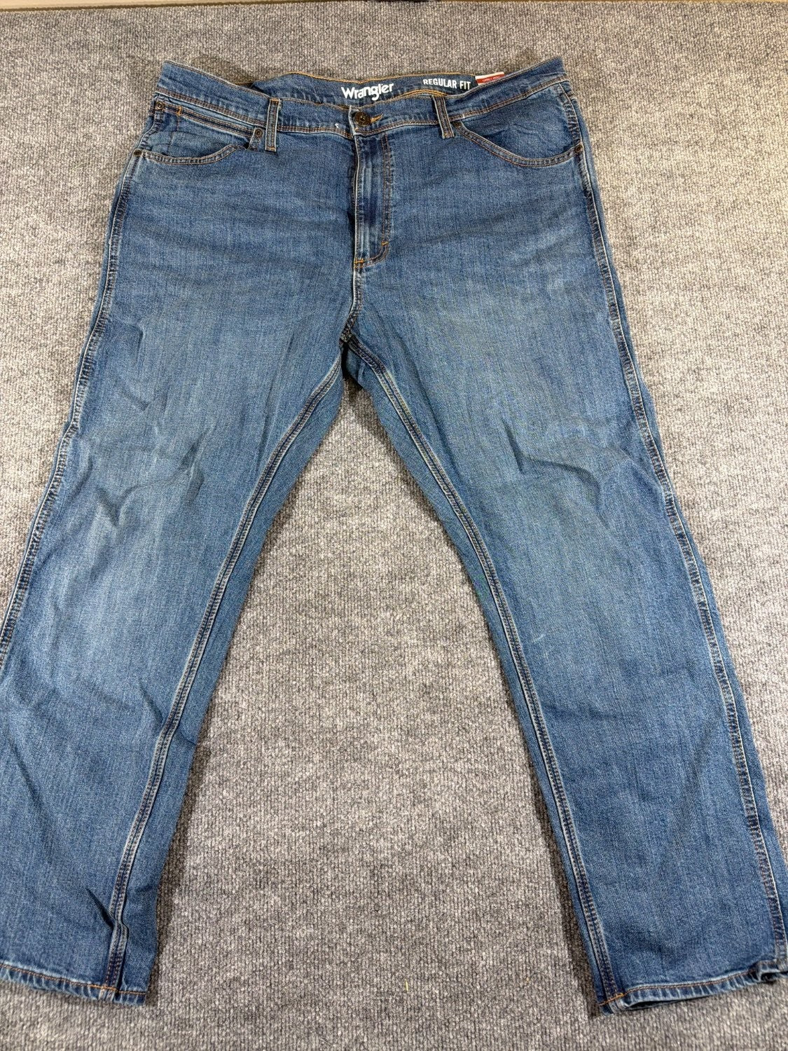 US 5 Wrangler Regular Fit Men's Blue Denim Jeans Stretch 38 x 30 Faded Wash
