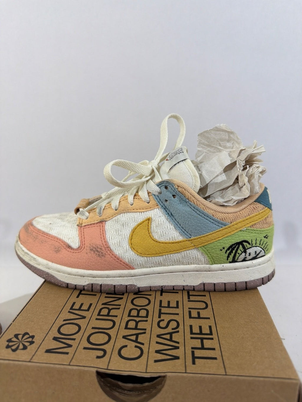 Nike Dunk Low SE Sun Club Sail Sanded Gold DQ0265-100 Women's Size 6 Sneaker Box