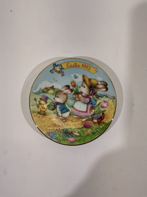 Avon Easter Parade 1993 Plate Collector Small Multicolor Porcelain