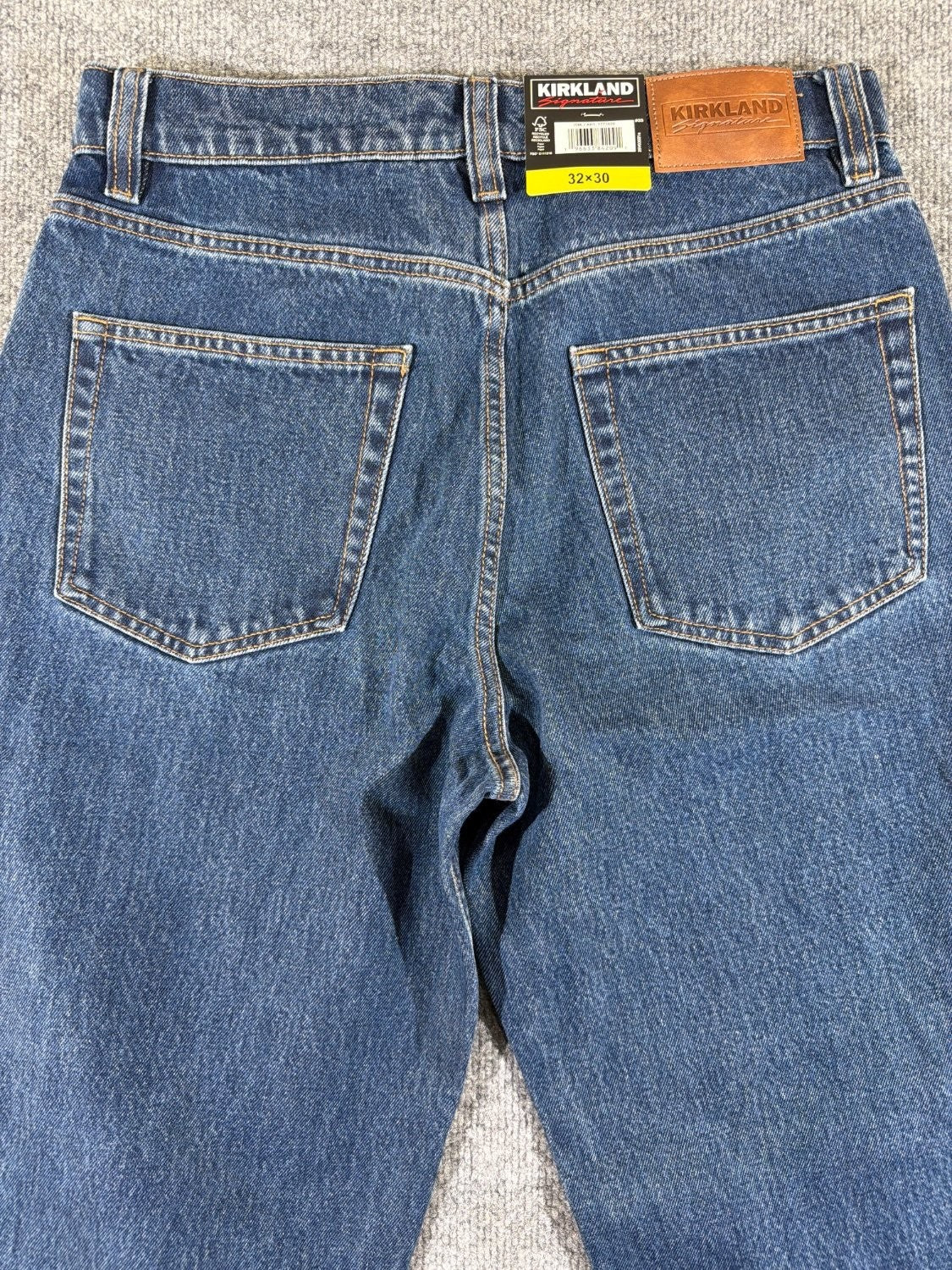 Kirkland Signature Men's Straight Leg Jeans Blue Denim 5-Pocket 32x30 NWT EU 32