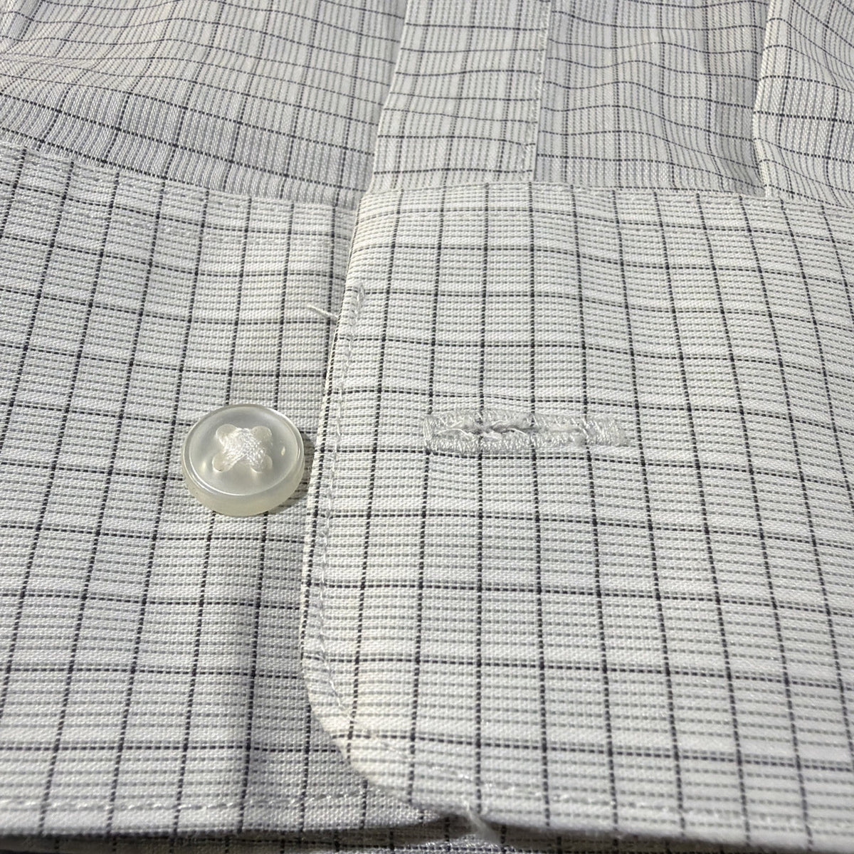 Calvin Klein Mens Wrinkle Free Fresh L/G Button-Up Shirt Urban Fashion Design