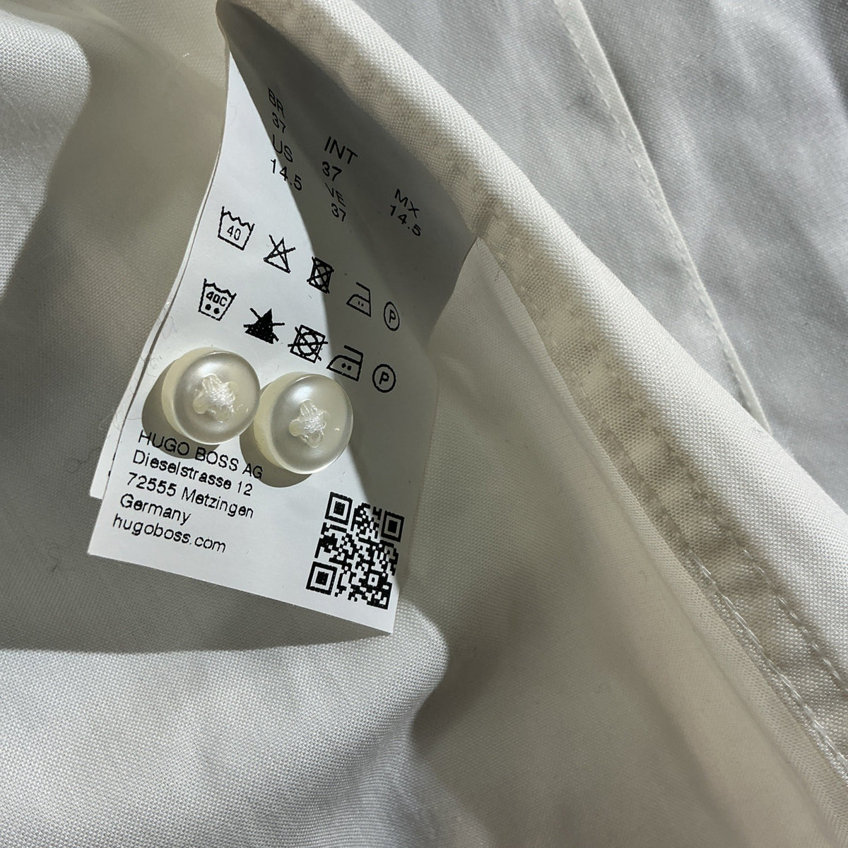 Hugo Boss Slim Fit White Cotton Dress Shirt 37 Spread Collar Easy Iron Designer