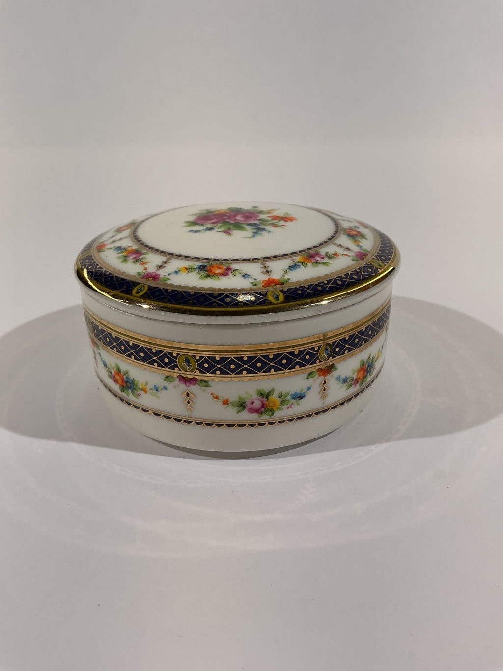 Mikasa Blossom Bouquet Porcelain Trinket Box Small Floral Gold Trim UT127/682