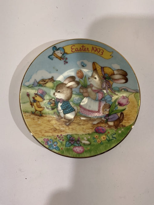 Avon Easter Parade 1993 Plate Collector Small Multicolor Porcelain