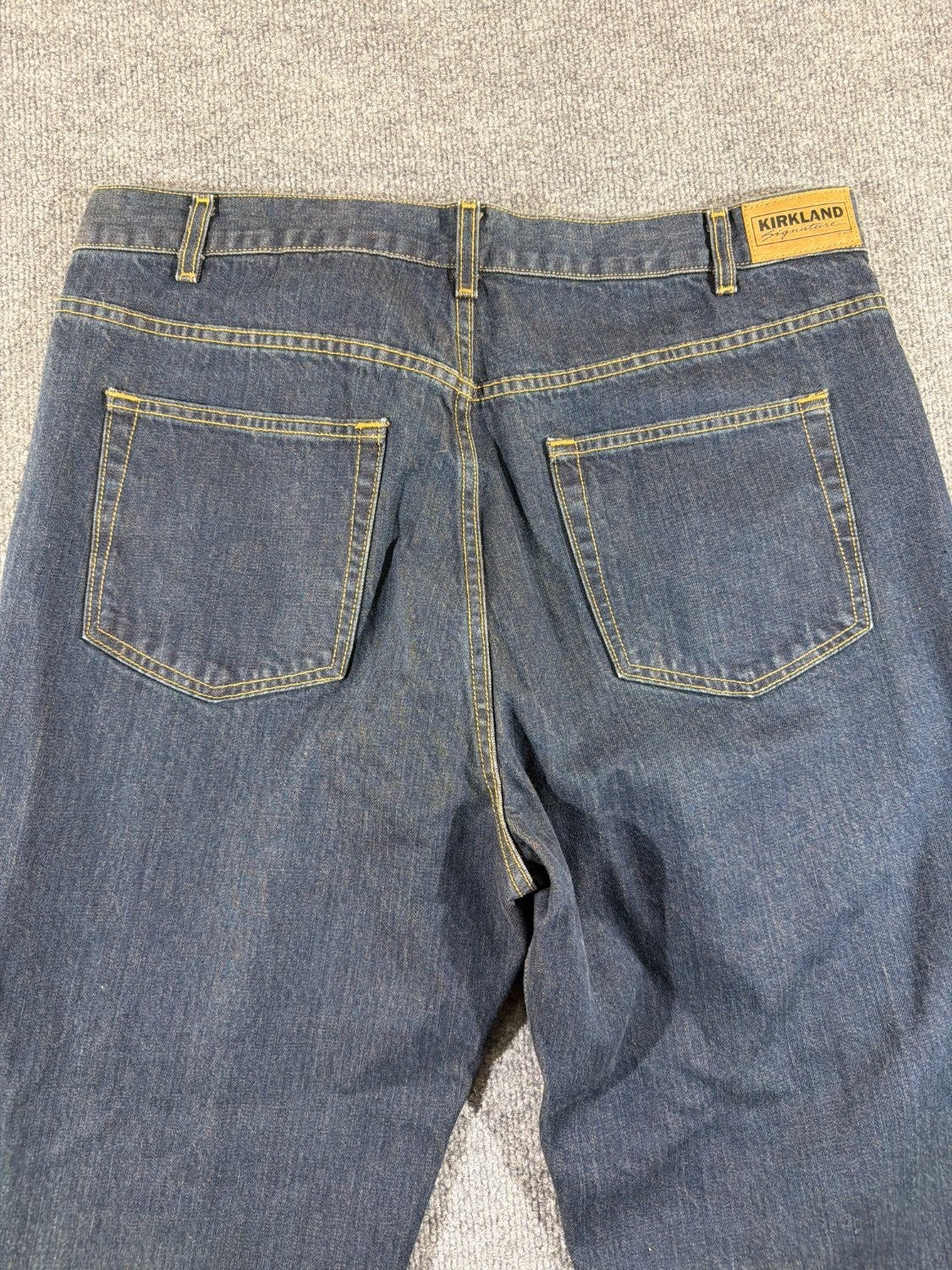 US 5 Kirkland Signature Men's Jeans 38x30 Dark Wash Blue Straight Leg Denim