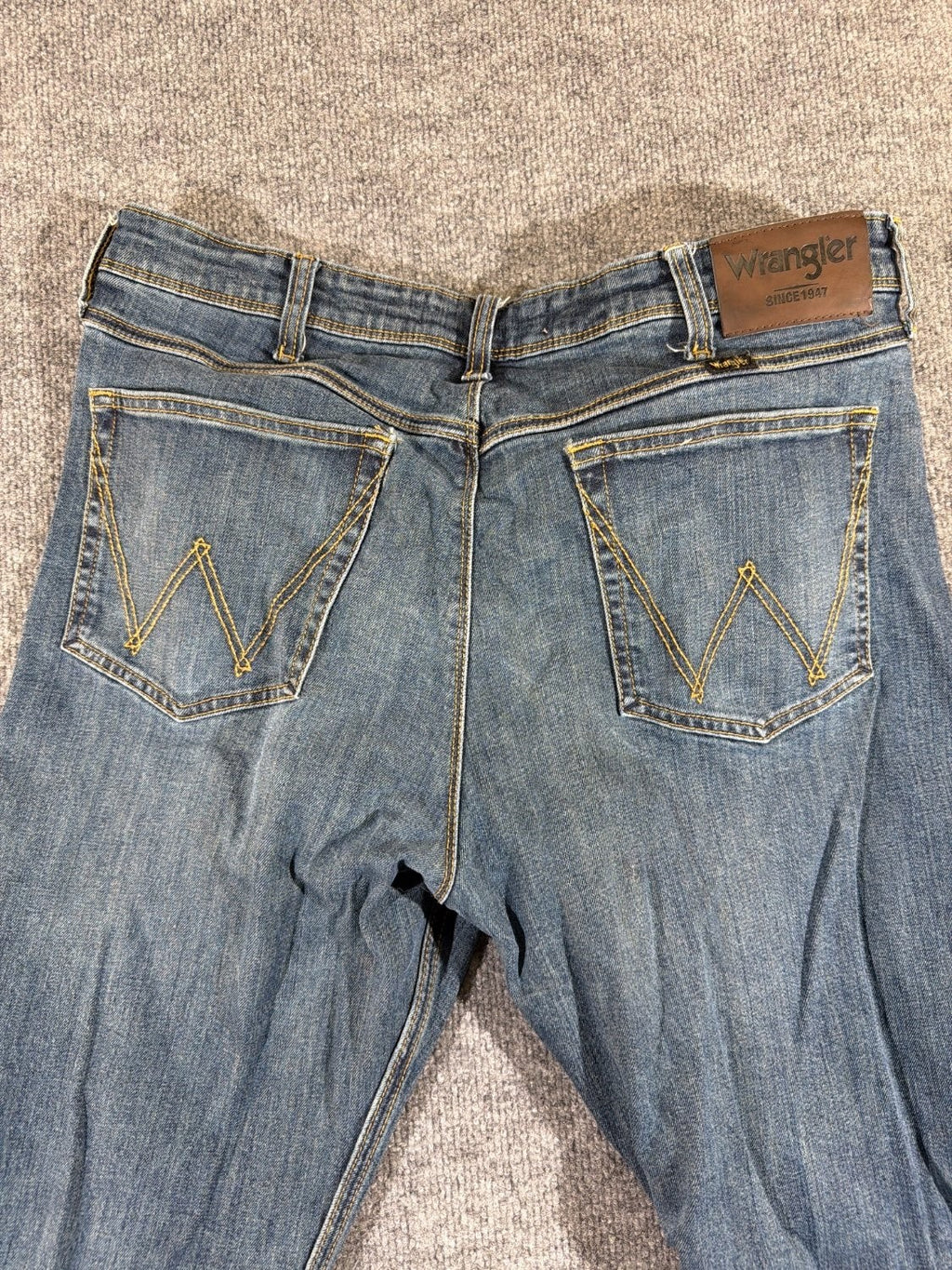 EU 34 Wrangler Regular Fit Men's Jeans 34x32 Medium Wash Blue Stretch Denim