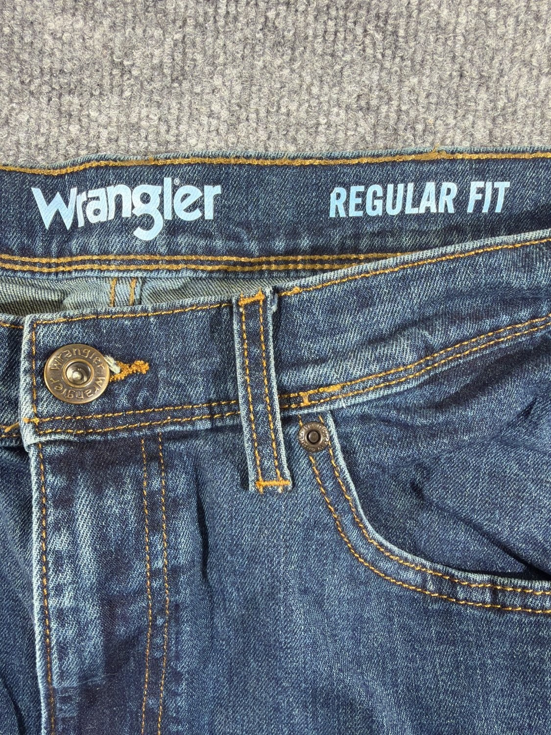 Wrangler Regular Fit Men's Jeans 34x32 Blue Medium Wash Straight Stretch Denim