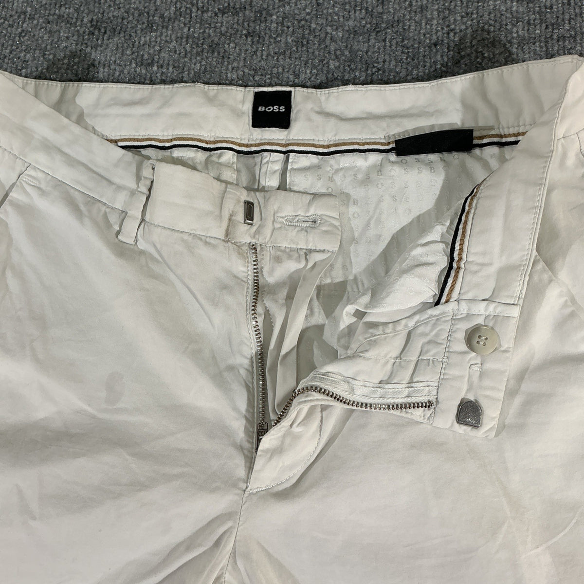 HUGO BOSS Kane Pants Men 32x31 Light Khaki Tan Stretch Golf Chino *Needs Button