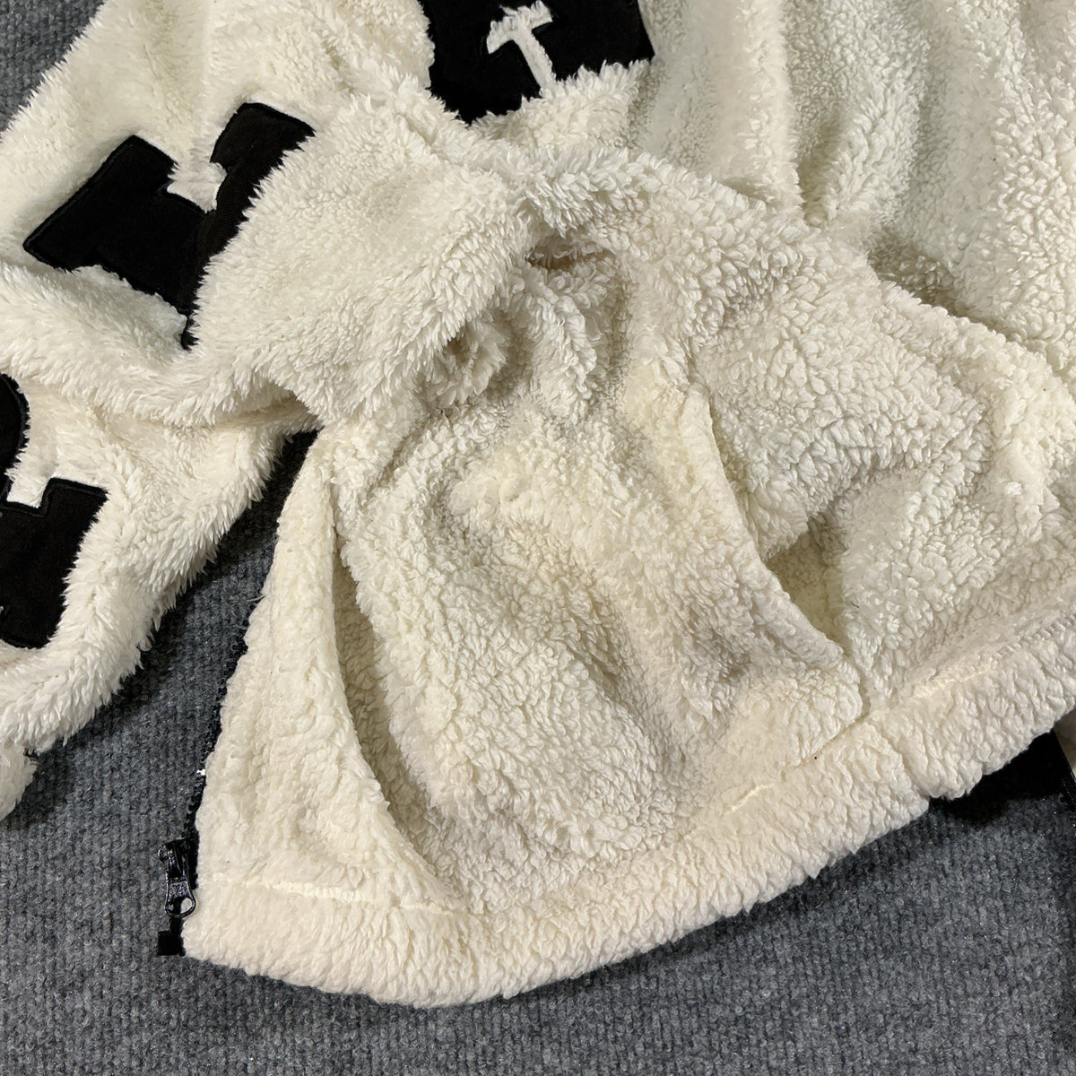 Women's Playboy by PacSun Oversized White/Ivory Sherpa Fleece Jacket Size XS/X