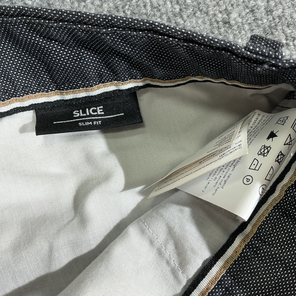 Hugo Boss Men's Slice-Short Gray  Geometric Print Flat Front Shorts Slim Fit