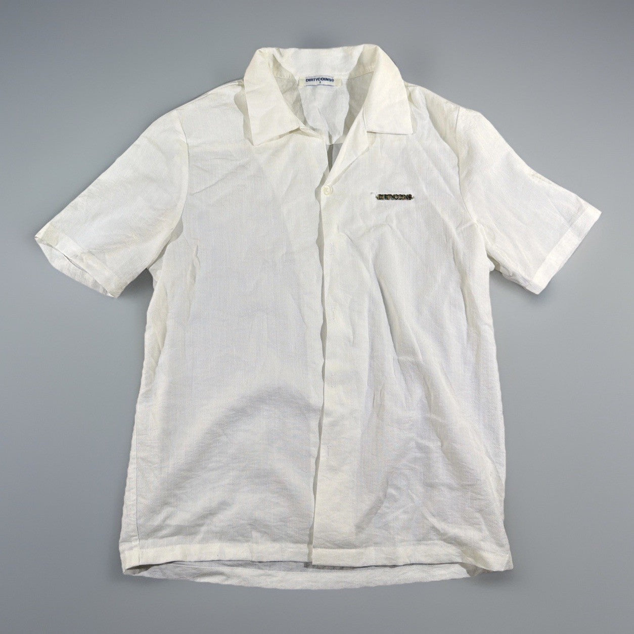 DirtyCoins  white short-sleeved button-up shirt Size S