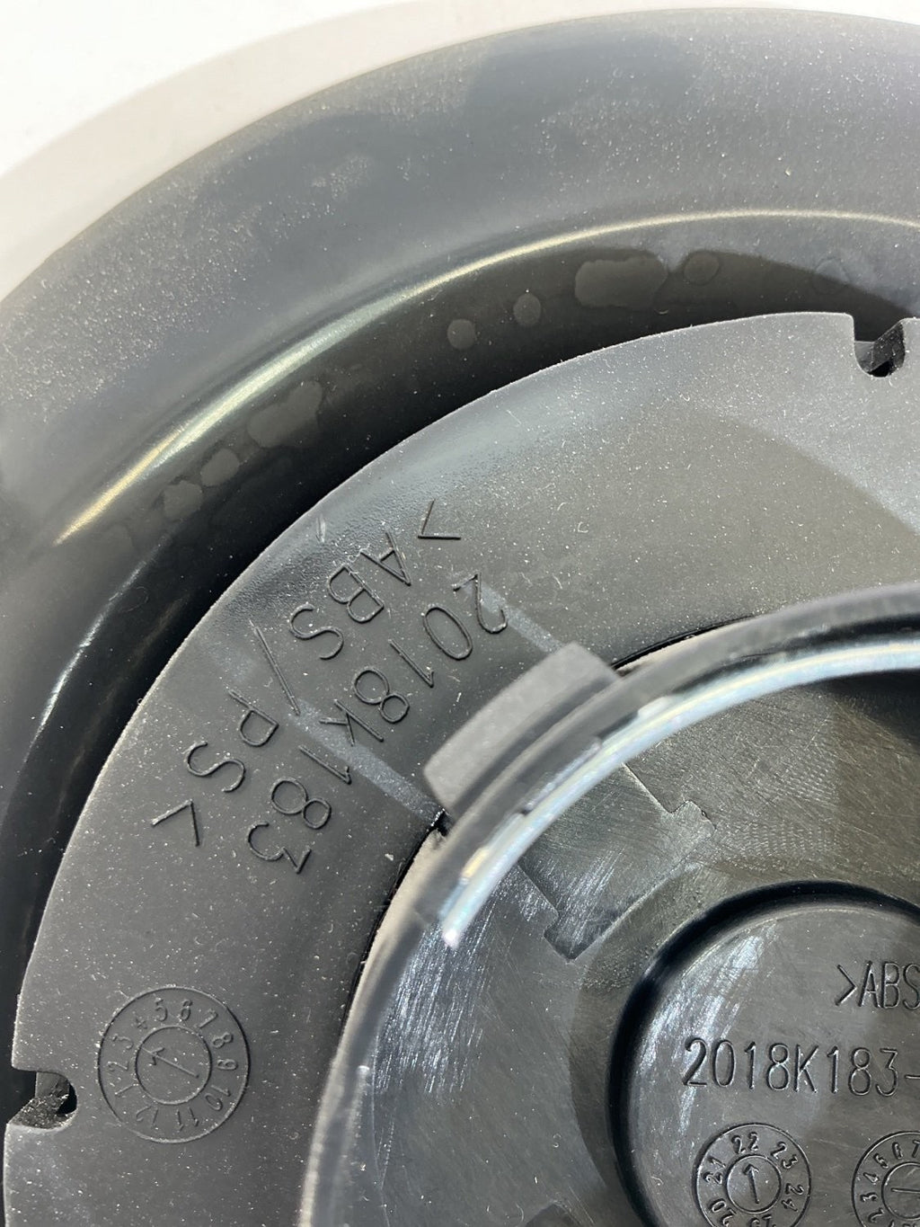 Rolls-Royce Wheel Center Cap Black Silver RR Logo 2018K183 Phantom Ghost Wraith