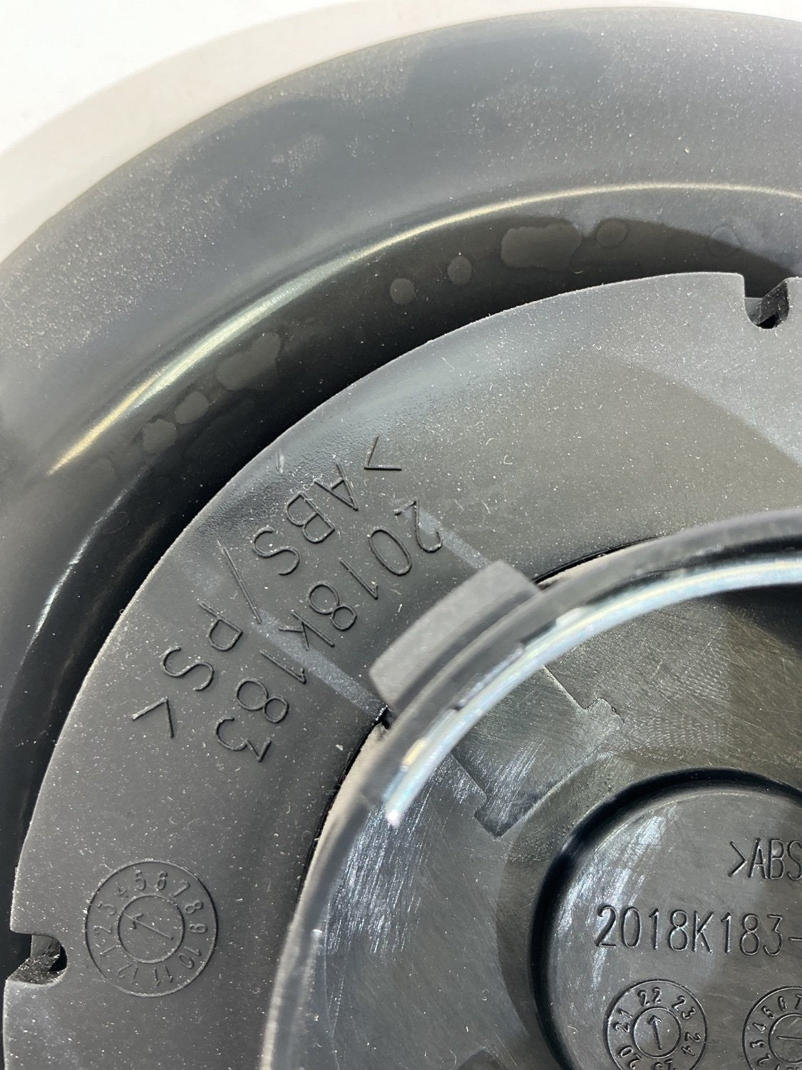 Rolls-Royce Wheel Center Cap Black Silver RR Logo 2018K183 Phantom Ghost Wraith