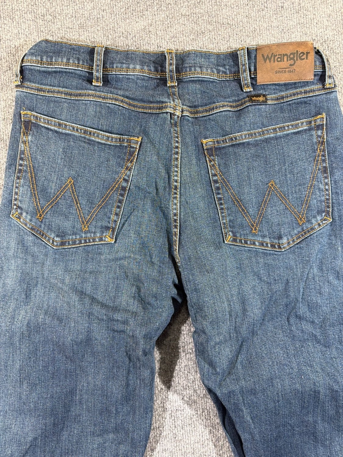Wrangler Regular Fit Men's Jeans 34x32 Blue Medium Wash Straight Stretch Denim