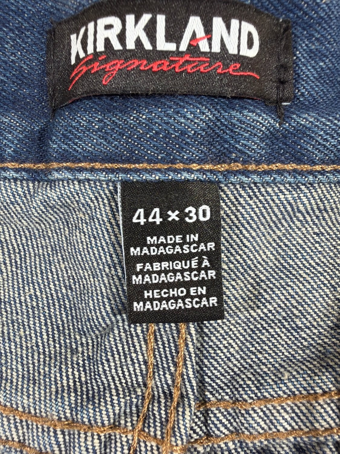 Kirkland Signature Men's Blue Denim Jeans 44 x 30 Classic Fit Straight Leg US 11