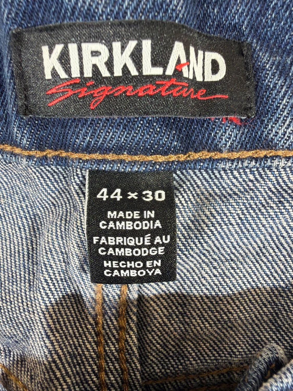 US 11 Kirkland Signature Men's Jeans 44x30 Medium Wash Blue Straight Leg
