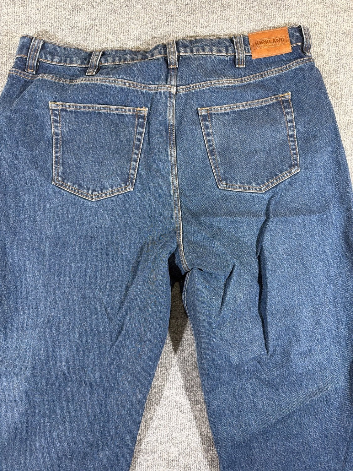 Kirkland Signature Men's Straight Leg Jeans Medium Wash Blue Denim 44 x 30 US 11