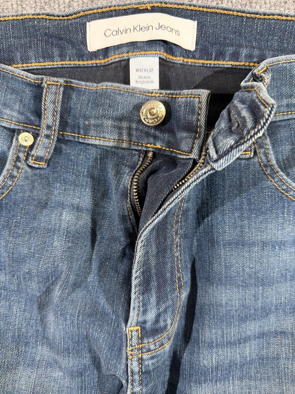 Calvin Klein Jeans Men's Straight Leg Blue Denim Jeans W32 x L32 Dark Wash EU 32