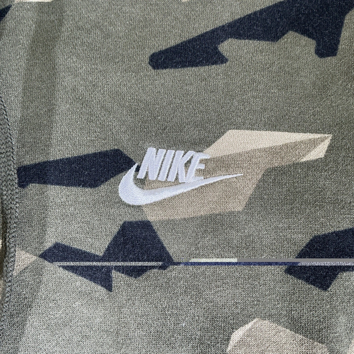 Youth Nike Camo Hoodie (Size Medium) Sweatshirt Pullover Woodland Camo