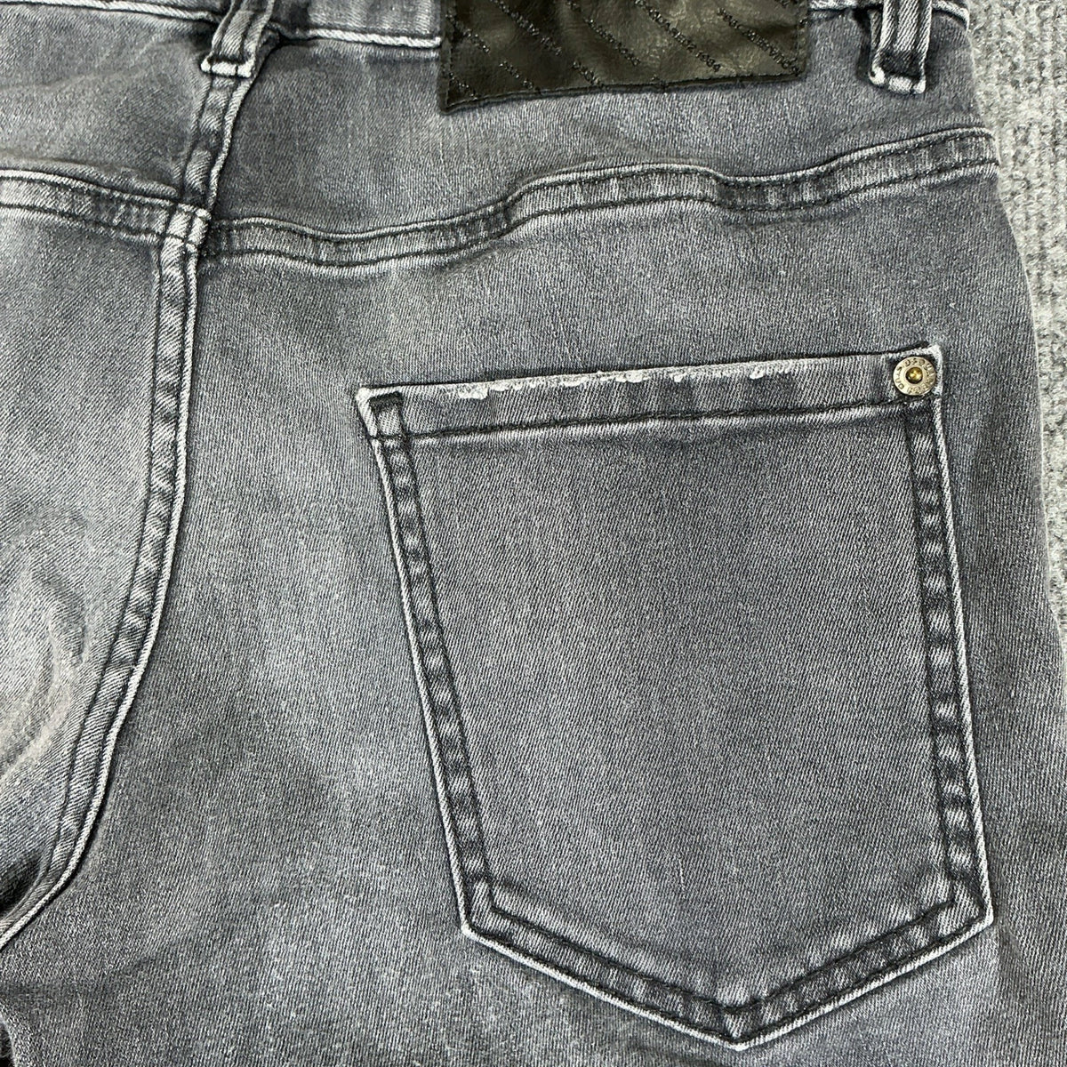 Dsquared2 men's grey distressed denim jeans Size 44
