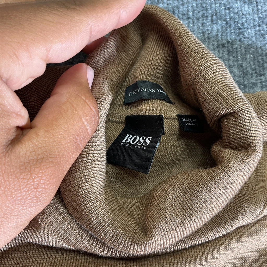 Hugo Boss Turtleneck Longsleeve Beige Size Medium Luxury Men Dress up Rare Style