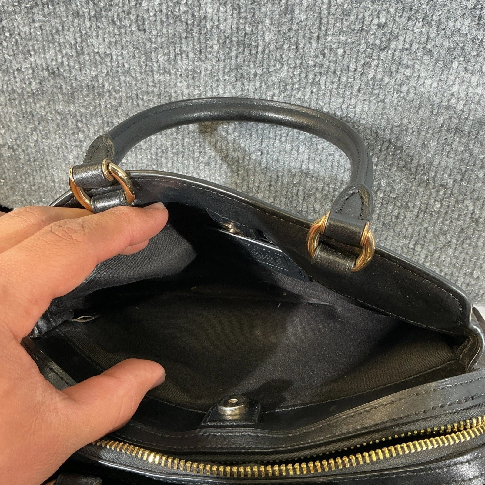 Women’s Coach handbag Purse With Matching Wallet And Crossbody Strap