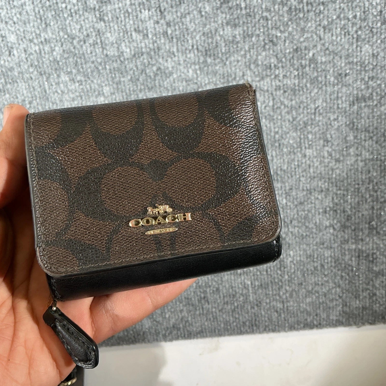 Women’s Coach handbag Purse With Matching Wallet And Crossbody Strap